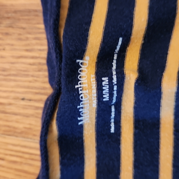 Maternity striped short sleeve t-shirt, size medium - Picture 2 of 5